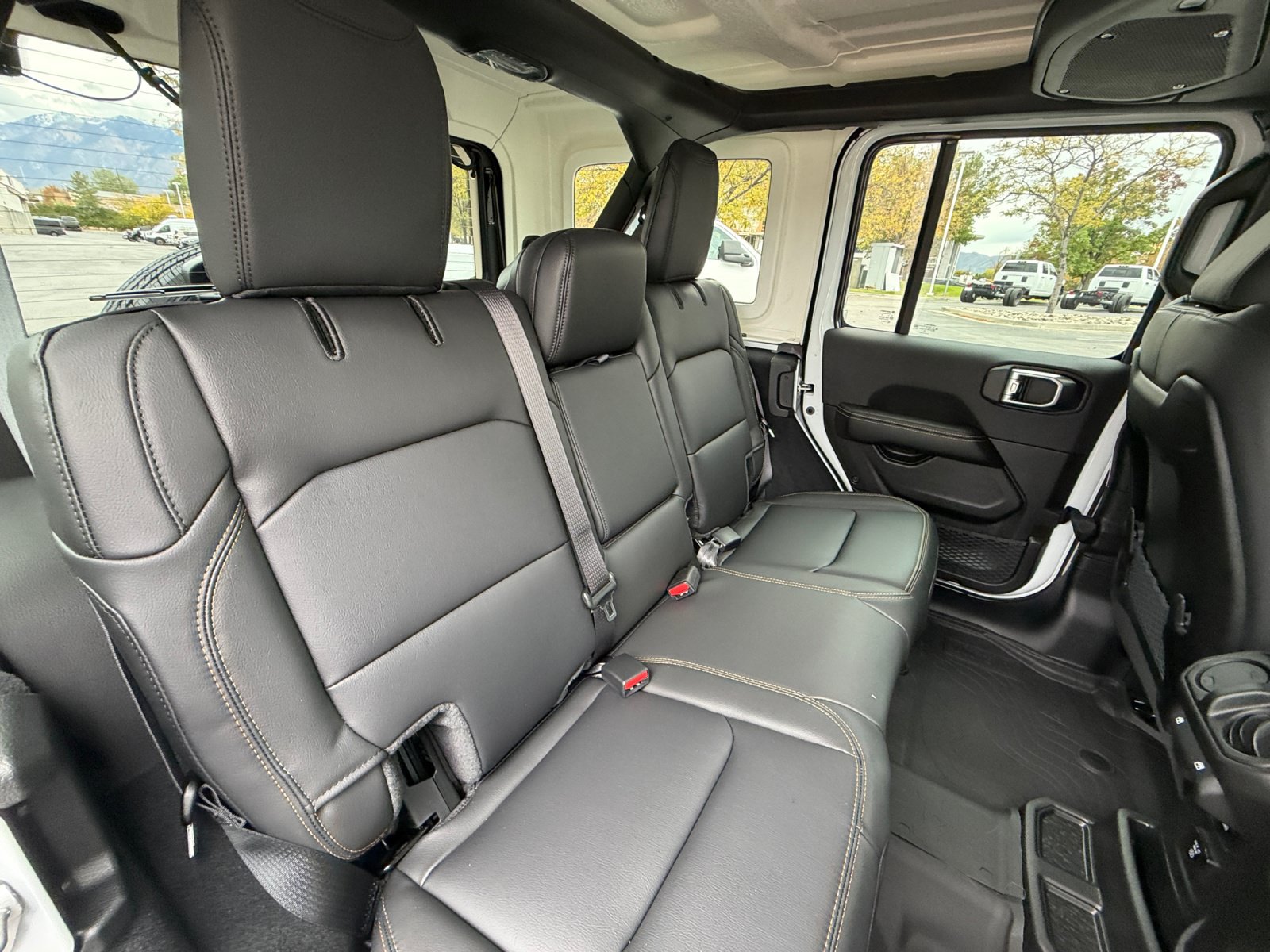 New 2027 Jeep Wrangler Unlimited Sahara AWD/4WD image 20