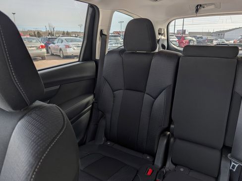 Used 2023 Subaru Ascent Premium w/ Convenience Package image 12