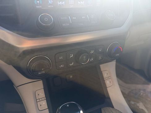 Used 2018 GMC Acadia Denali w/ Technology Package image 25