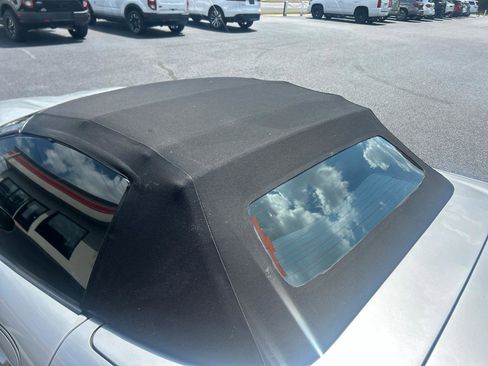 Used 1998 Chevrolet Corvette Convertible RWD image 9