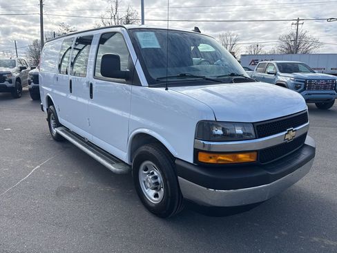 Used 2023 Chevrolet Express 2500 Work Van w/ Driver Convenience Package image 7