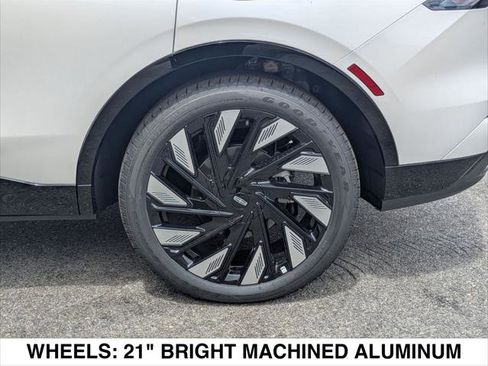 New 2026 Lincoln Nautilus Reserve AWD/4WD image 6