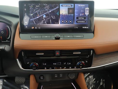 Used 2024 Nissan Rogue Platinum image 13