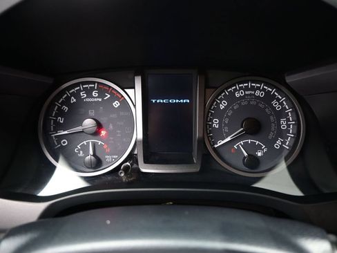 Used 2023 Toyota Tacoma TRD Sport w/ TRD Premium Sport Package AWD/4WD image 18