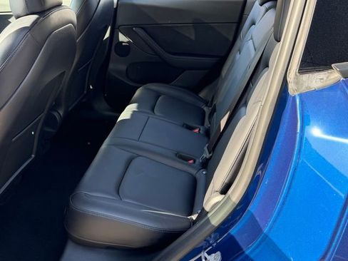 Used 2021 Tesla Model Y Long Range image 19
