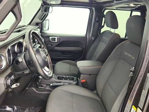 Used 2019 Jeep Wrangler Unlimited Sahara AWD/4WD image 20