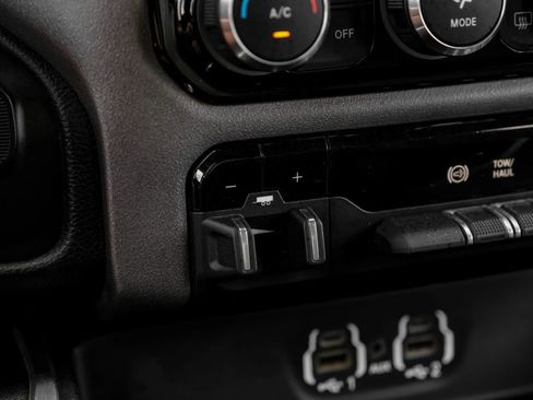 Used 2021 RAM 3500 Big Horn w/ Night Edition AWD/4WD image 33