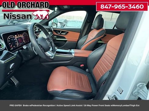 Used 2025 Mercedes-Benz GLC 300 4MATIC w/ AMG Line image 11