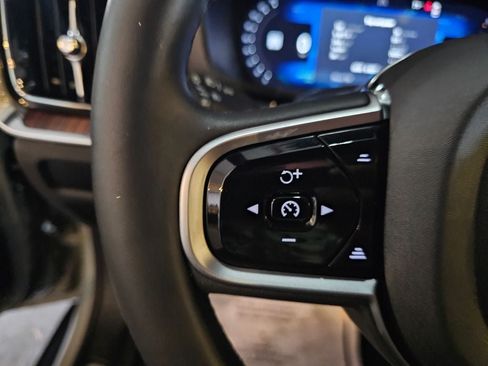 Certified 2025 Volvo V60 B5 Cross Country Ultra AWD/4WD image 22