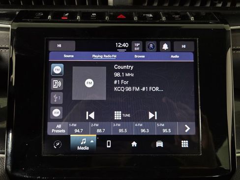 Used 2023 Jeep Grand Cherokee Laredo image 22