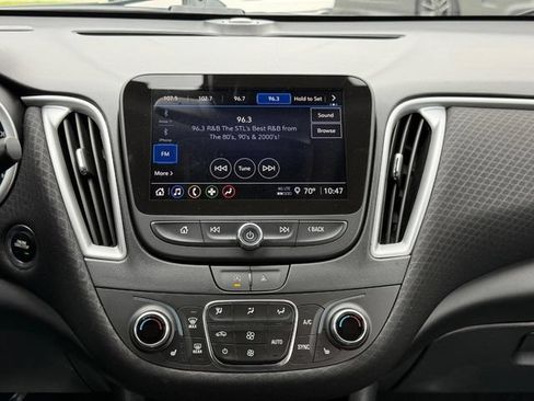 Used 2023 Chevrolet Malibu LT FWD image 16