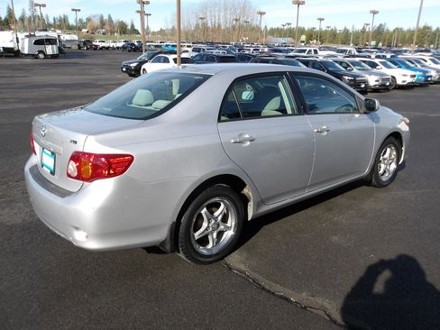Used 2009 Toyota Corolla XLE image 5