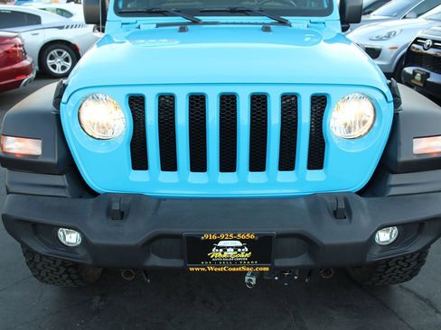 Used 2021 Jeep Wrangler Sport S image 9