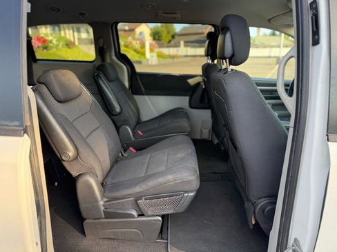 Used 2010 Dodge Grand Caravan Hero FWD image 19
