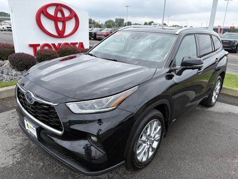 Used 2023 Toyota Highlander Limited AWD/4WD image 10