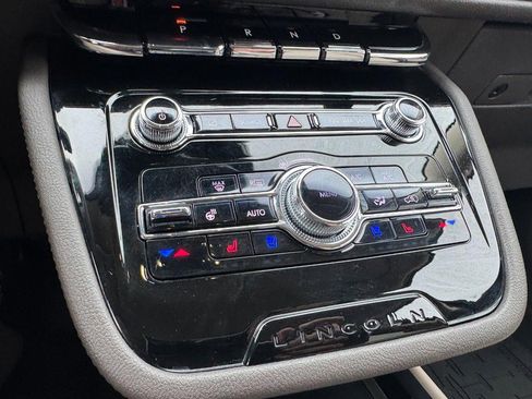 Certified 2022 Lincoln Corsair Standard FWD w/ Equipment Group 101A image 17