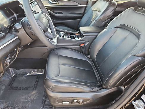 Used 2022 Jeep Grand Cherokee Limited 4xe image 33