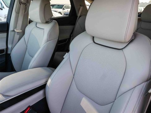 Used 2023 Genesis GV70 2.5T image 27