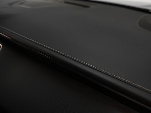 Used 2023 GMC Yukon XL SLT image 17