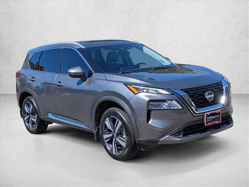 Used 2022 Nissan Rogue SL w/ SL Premium Package FWD image 3