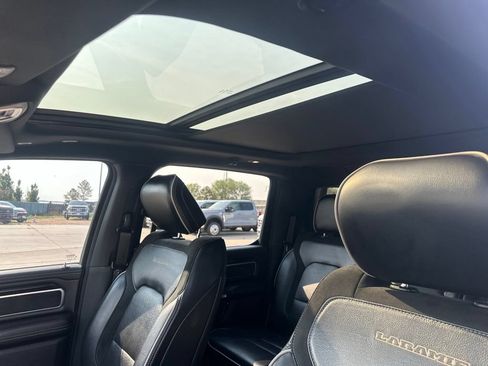Used 2019 RAM 1500 Laramie w/ Sport Appearance Package AWD/4WD image 19