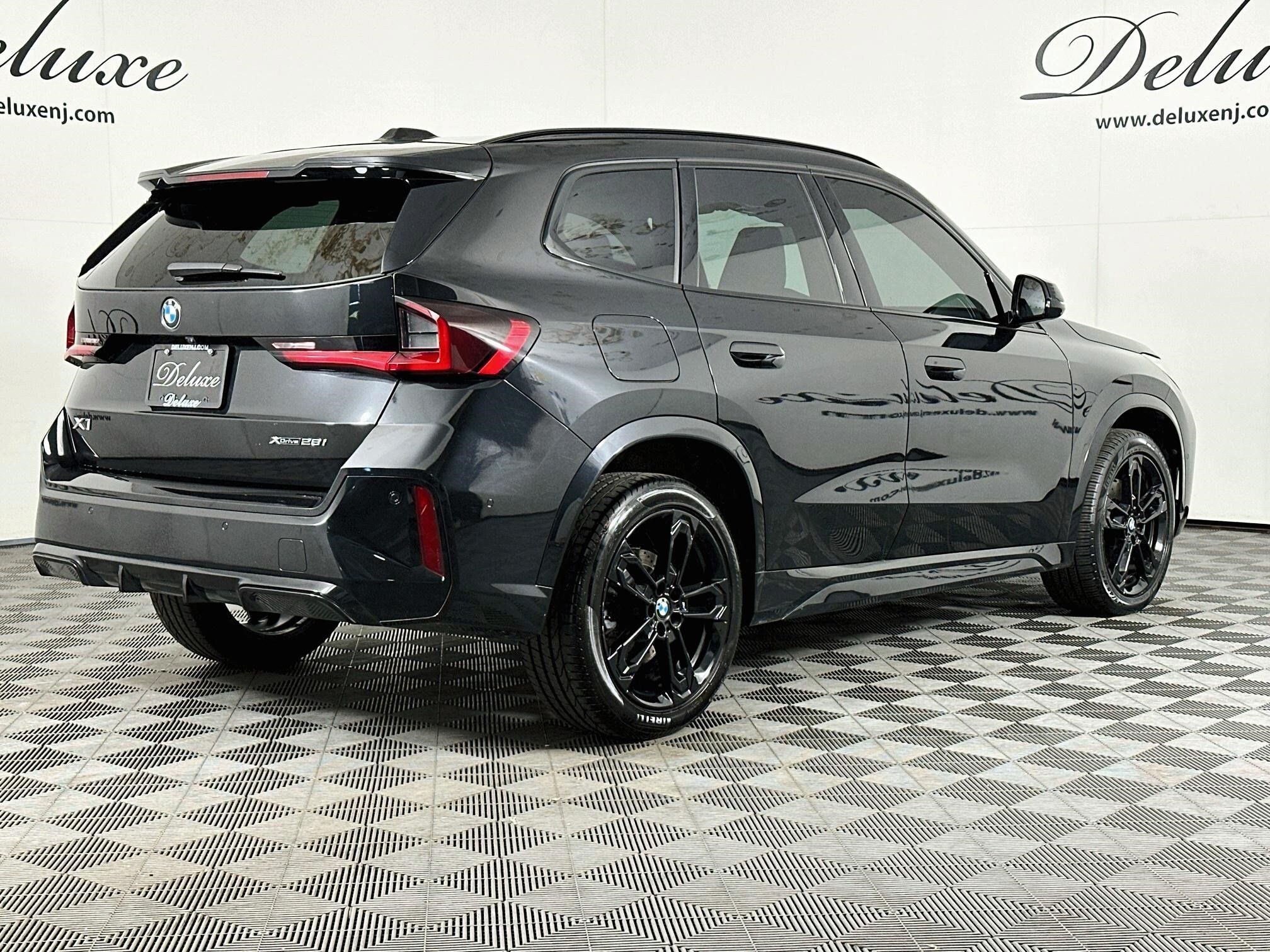Used 2023 BMW X1 xDrive28i w/ Premium Package AWD/4WD image 6