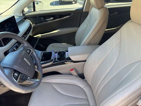 Used 2023 Lincoln Nautilus FWD w/ Premium Package image 11