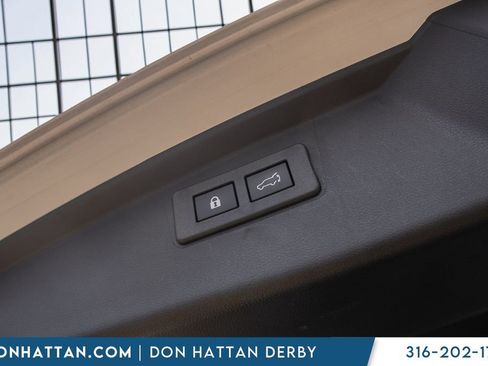 Used 2025 Subaru Outback Onyx Edition AWD/4WD image 32