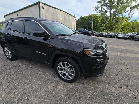 Used 2022 Jeep Compass Latitude AWD/4WD image 10