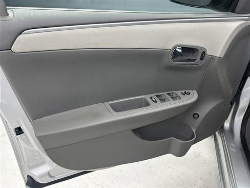 Used 2010 Chevrolet Malibu LS image 17