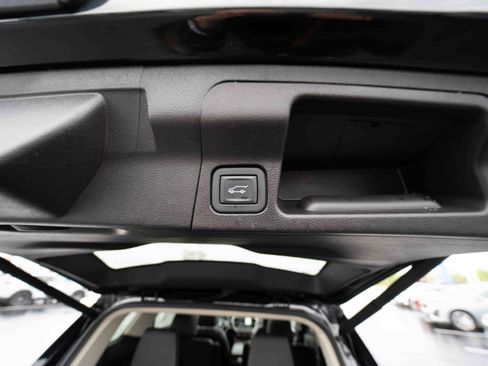 Used 2023 GMC Acadia Denali w/ Denali Ultimate Package AWD/4WD image 29