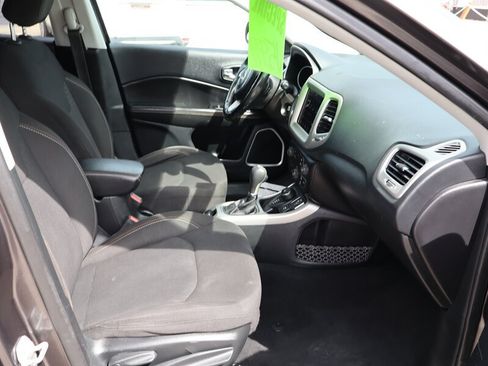 Used 2020 Jeep Compass Sport AWD/4WD image 9