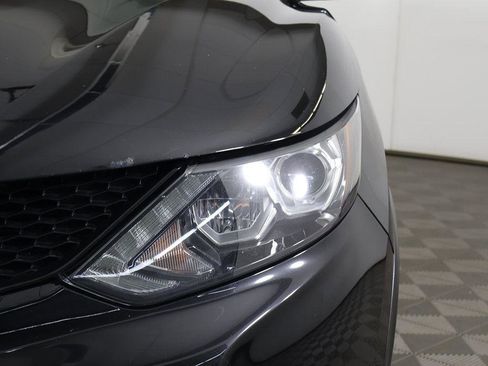 Used 2018 Nissan Rogue Sport SL w/ SL Premium Package image 14