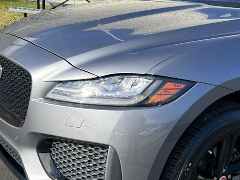 Used 2020 Jaguar F-PACE Checkered Flag image 12