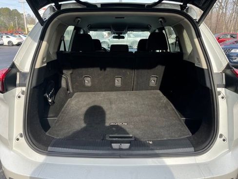 Used 2024 Nissan Rogue SV image 22