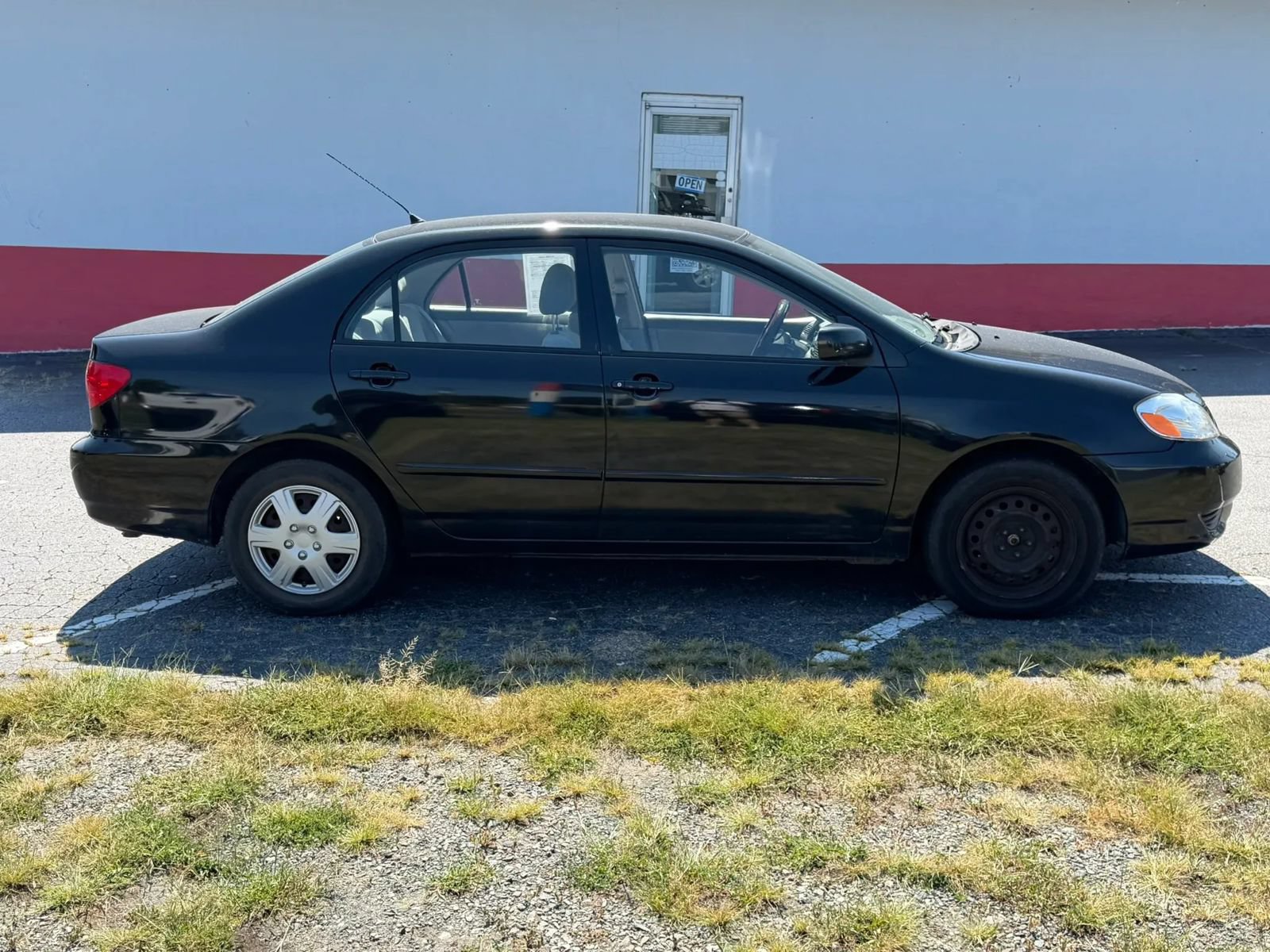 Used 2004 Toyota Corolla LE FWD image 4
