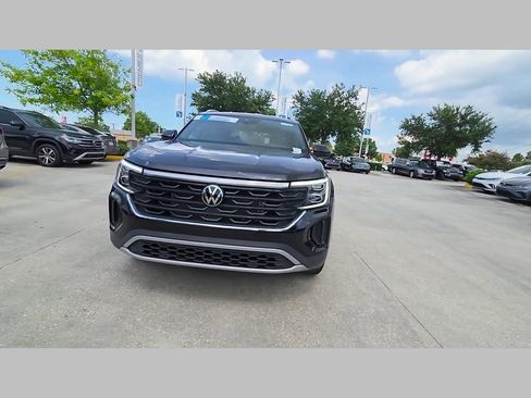 Used 2025 Volkswagen Atlas Cross Sport SE FWD image 49