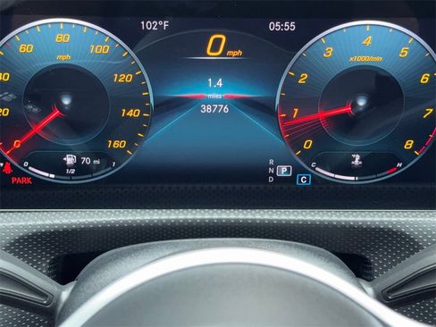 Used 2022 Mercedes-Benz CLA 250 4MATIC image 23