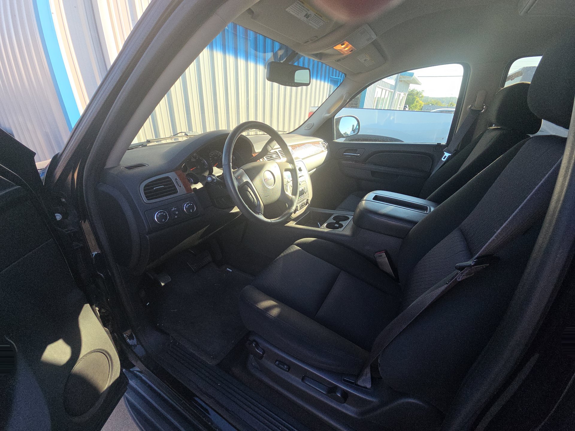 Used 2013 GMC Yukon SLE w/ Convenience Package AWD/4WD image 8