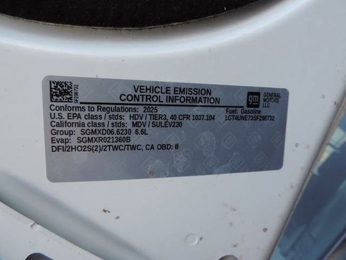 Used 2025 GMC Sierra 2500 SLT w/ SLT Convenience Package image 27
