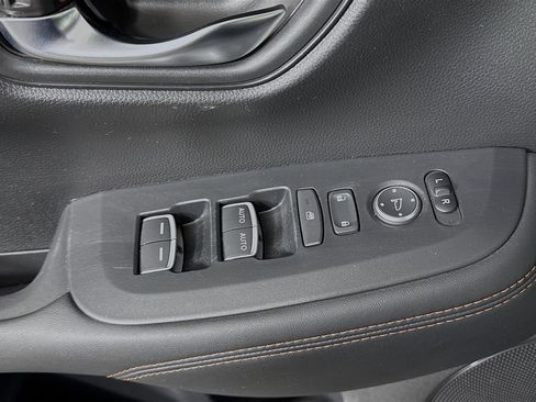 Certified 2025 Honda HR-V Sport image 25