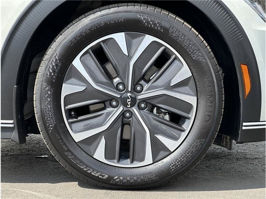 Used 2024 Kia EV6 Light AWD/4WD image 28