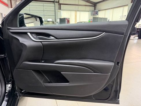 Used 2019 Cadillac XTS FWD image 16