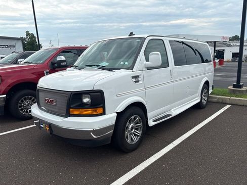 Used 2017 GMC Savana 2500 RWD image 4