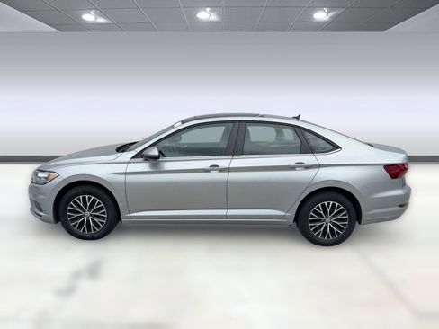 Used 2020 Volkswagen Jetta SE image 2