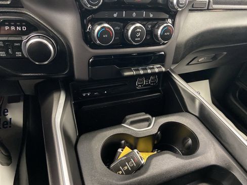 Used 2019 RAM 1500 Big Horn AWD/4WD image 39