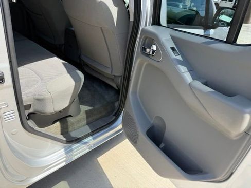 Used 2018 Nissan Frontier SV AWD/4WD image 65