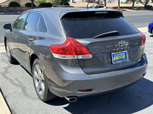 Used 2010 Toyota Venza FWD image 5