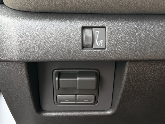 Used 2026 Chevrolet Colorado ZR2 w/ Technology Package AWD/4WD image 21