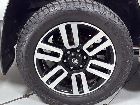 Used 2022 Toyota 4Runner Limited image 23